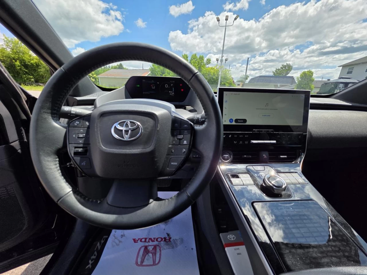 2023 Toyota bZ4X L FWD Image principale