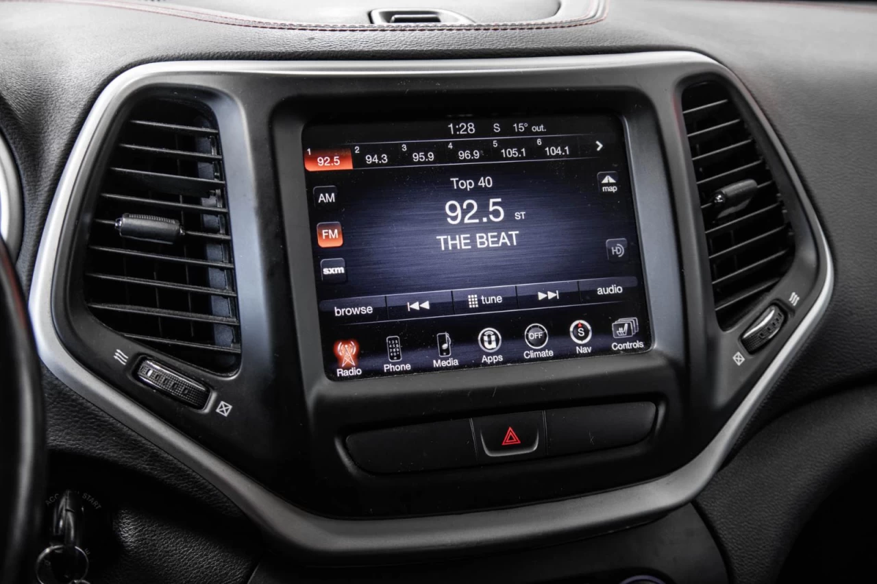 2017 Jeep Cherokee 4WD Trailhawk WOW Main Image