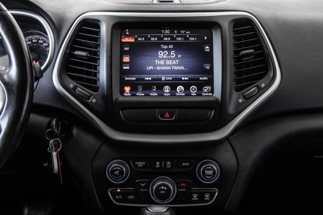 2017 Jeep Cherokee 4WD Trailhawk WOW Main Image
