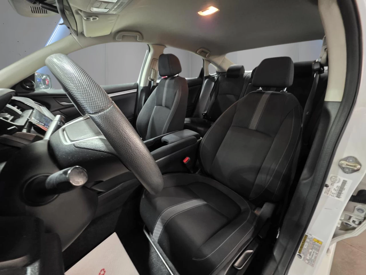 2019 Honda Civic LX CVT Sedan Image principale