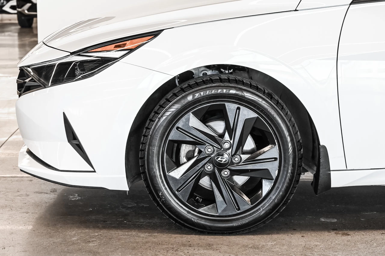 2023 Hyundai Elantra Preferred Image principale
