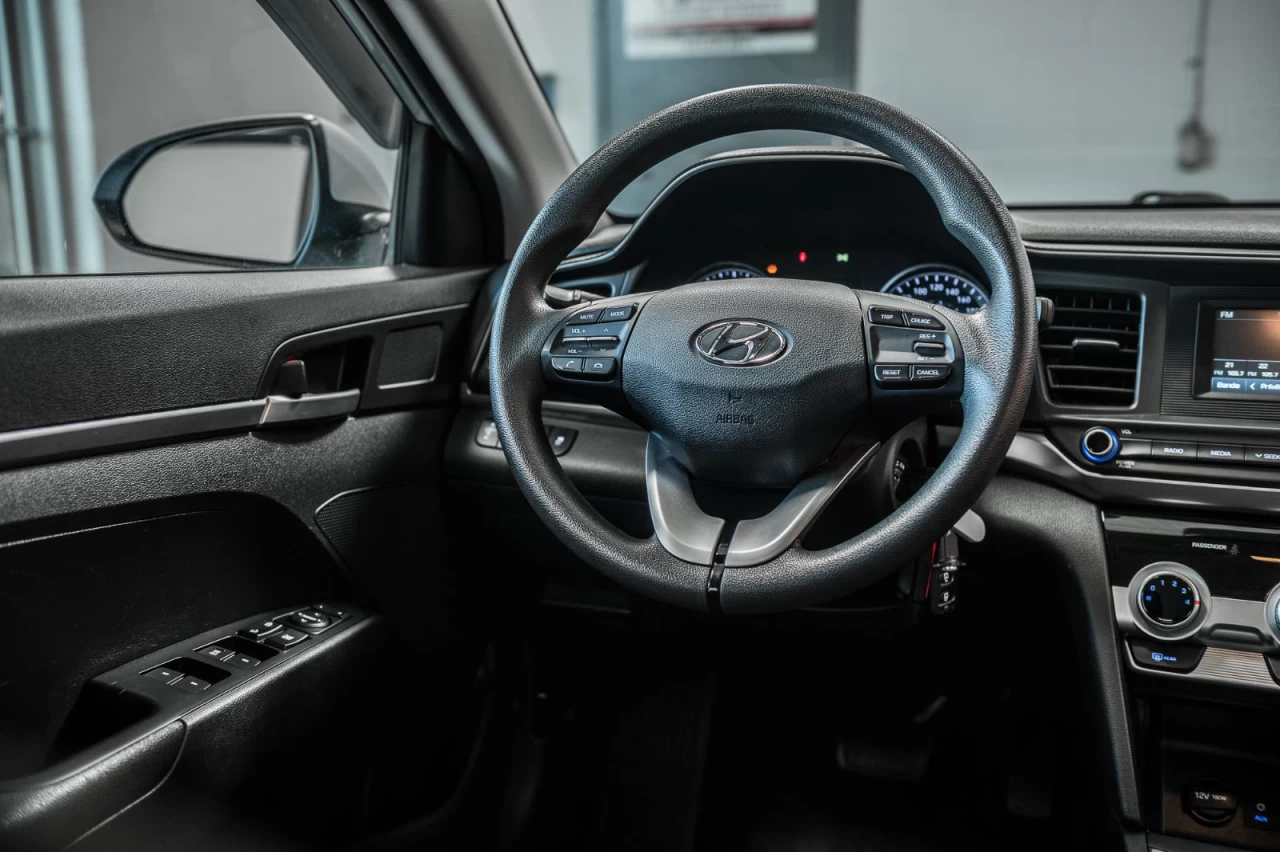 2020 Hyundai Elantra Essential SIEGES.CHAUFFANTS+CARPLAY Main Image
