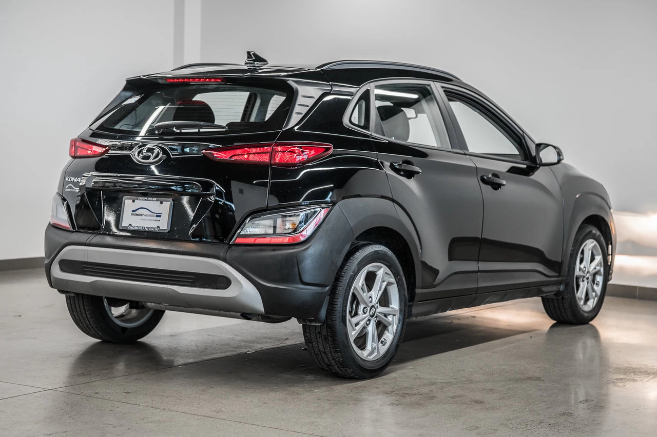 2022 Hyundai Kona Preferred Main Image