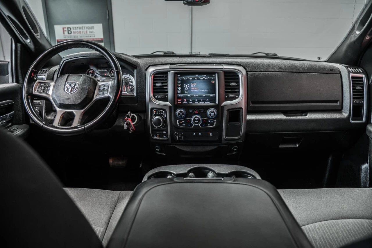 2021 RAM 1500 Classic Warlock 4x4 Crew Cab 5''7" Box BLUETOOTH+CAM.RECUL Image principale