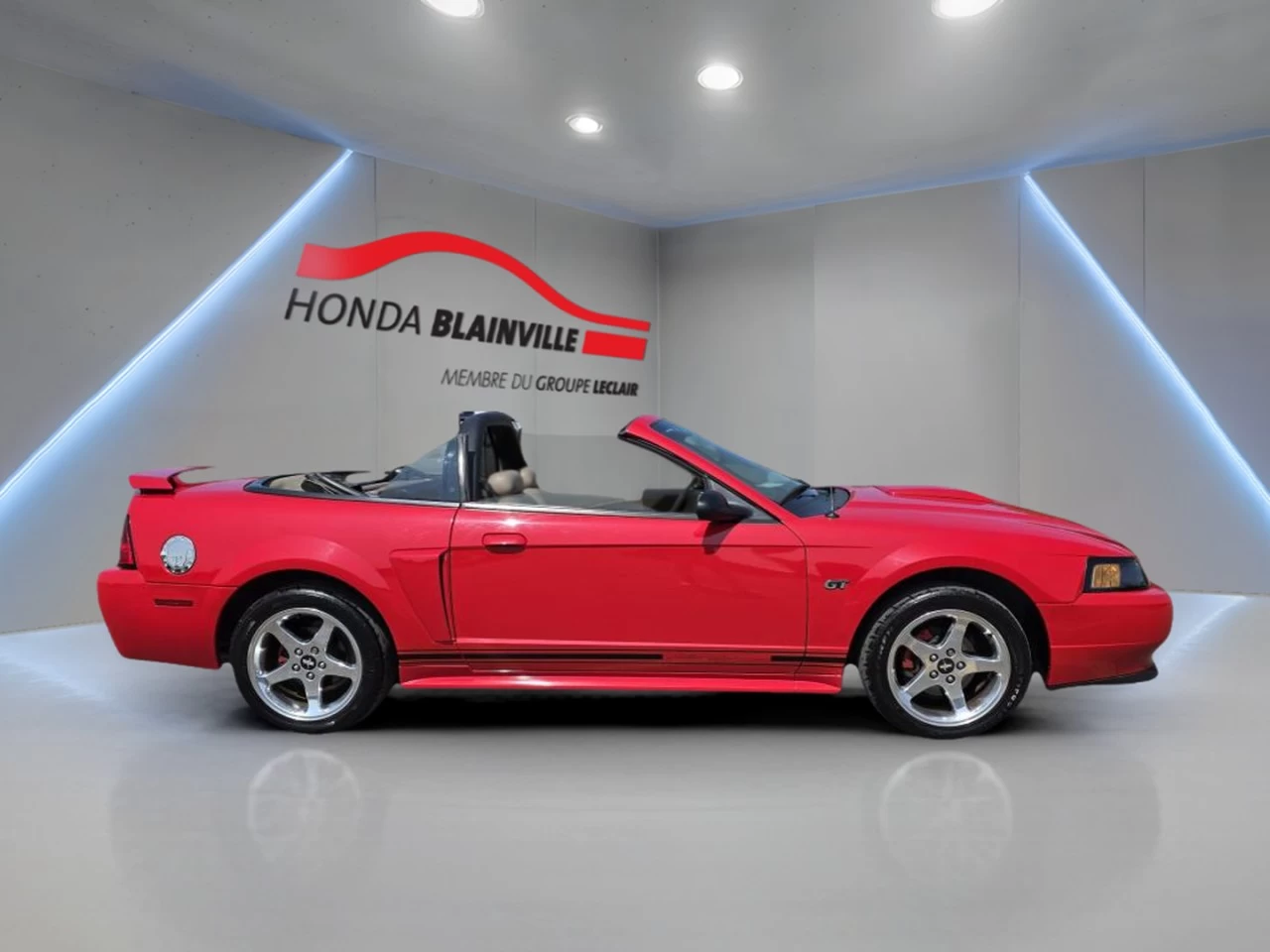 2003 Ford Mustang 2dr Convertible GT Main Image