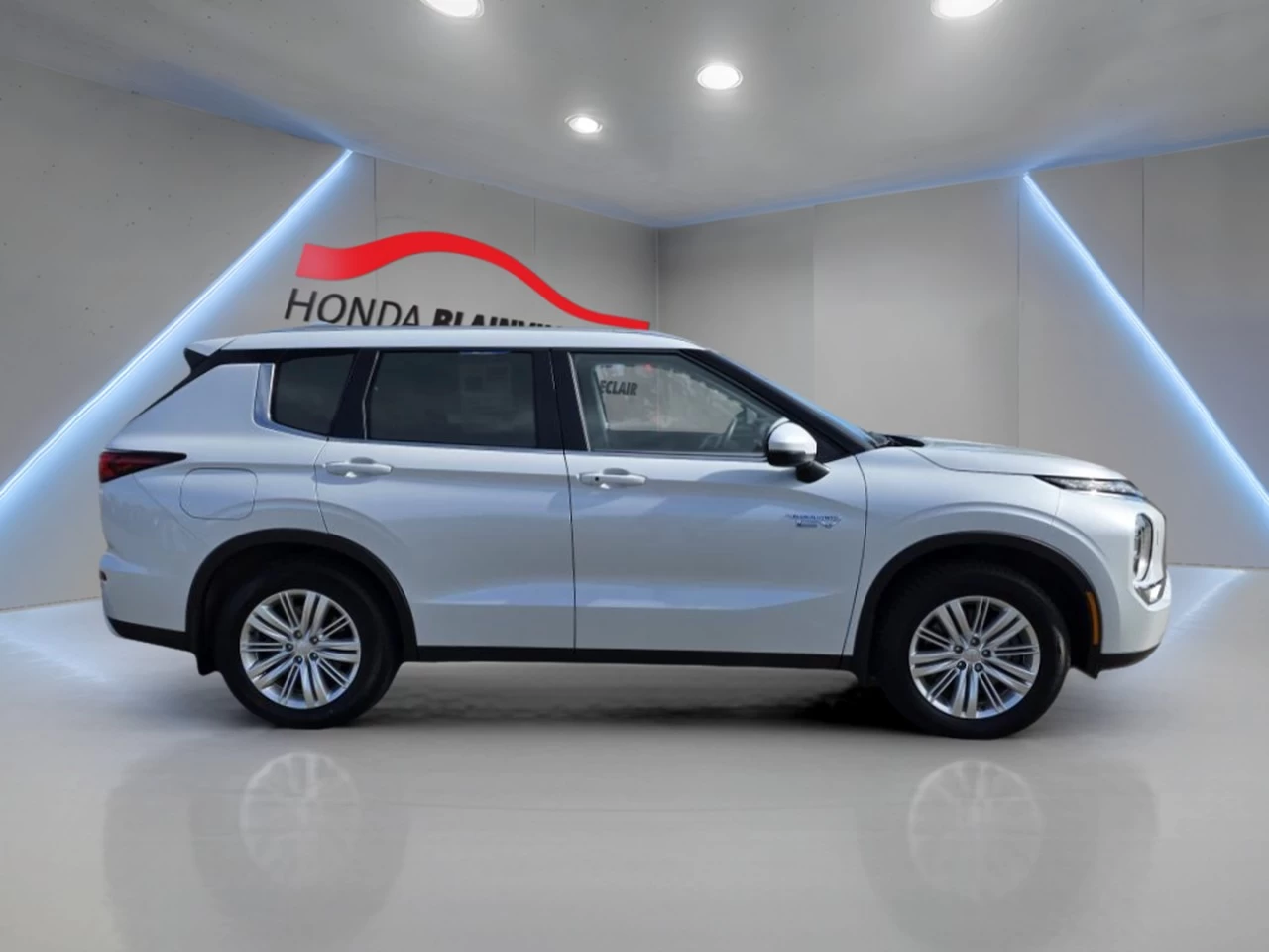 2025 Mitsubishi Outlander LE S-AWC Main Image