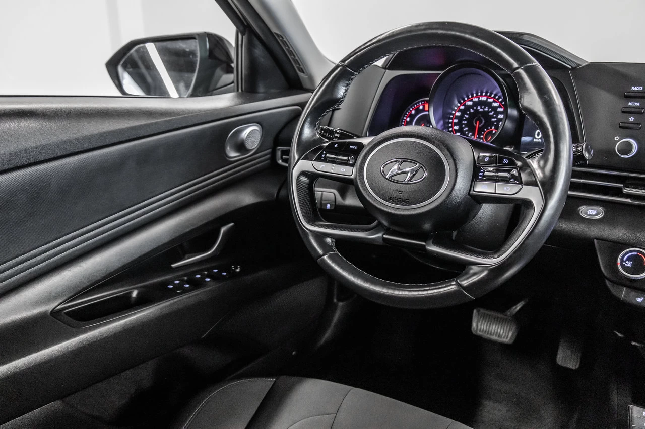 2022 Hyundai Elantra Preferred Image principale