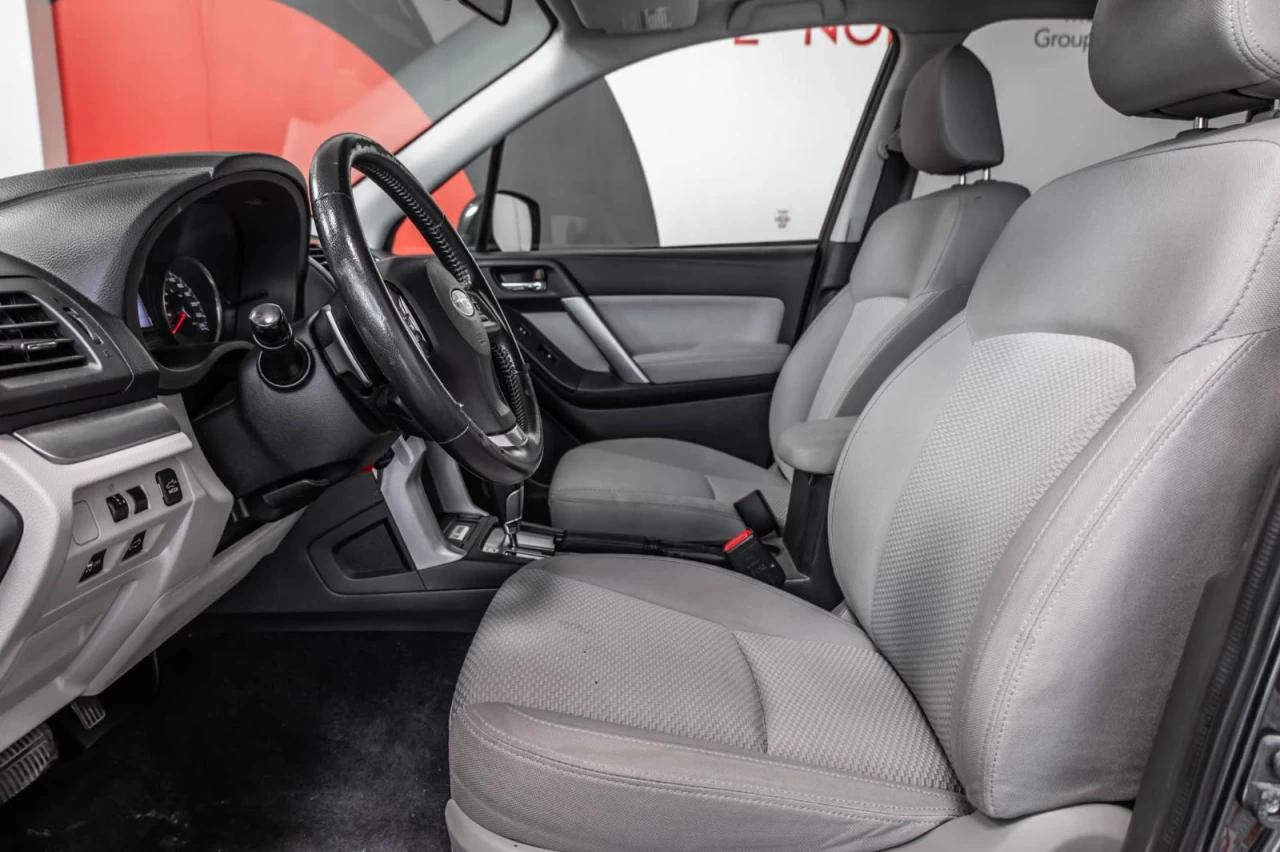 2015 Subaru Forester Touring 4x4 Garantie 1 AN Image principale