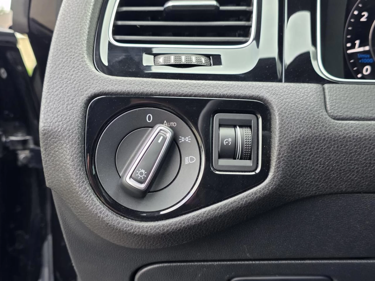2019 Volkswagen Golf R DSG Main Image