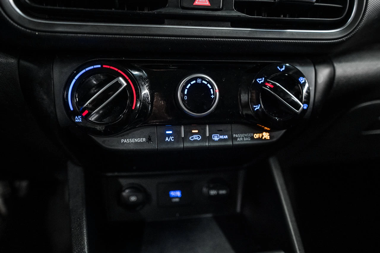 2022 Hyundai Kona Preferred Main Image