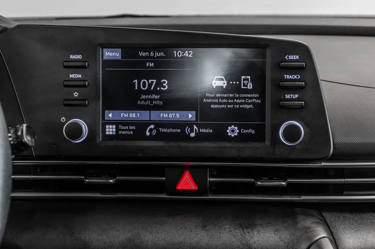 2024 Hyundai Elantra Essential Main Image