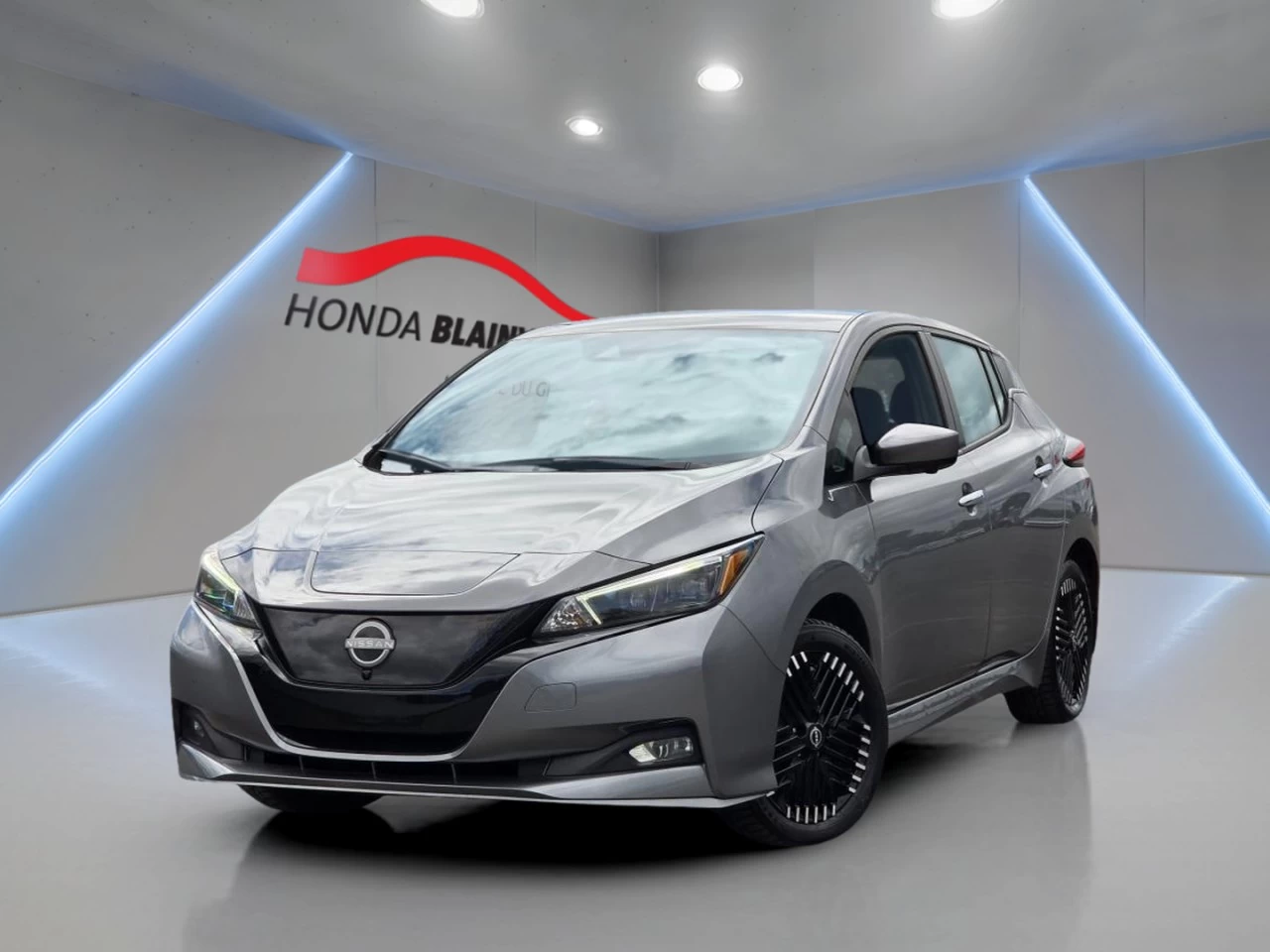2023 Nissan LEAF SV Hatchback Image principale