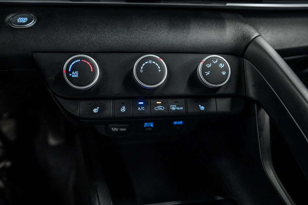 2021 Hyundai Elantra Preferred Main Image