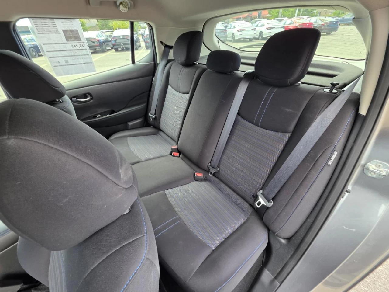 2023 Nissan LEAF SV Hatchback Image principale