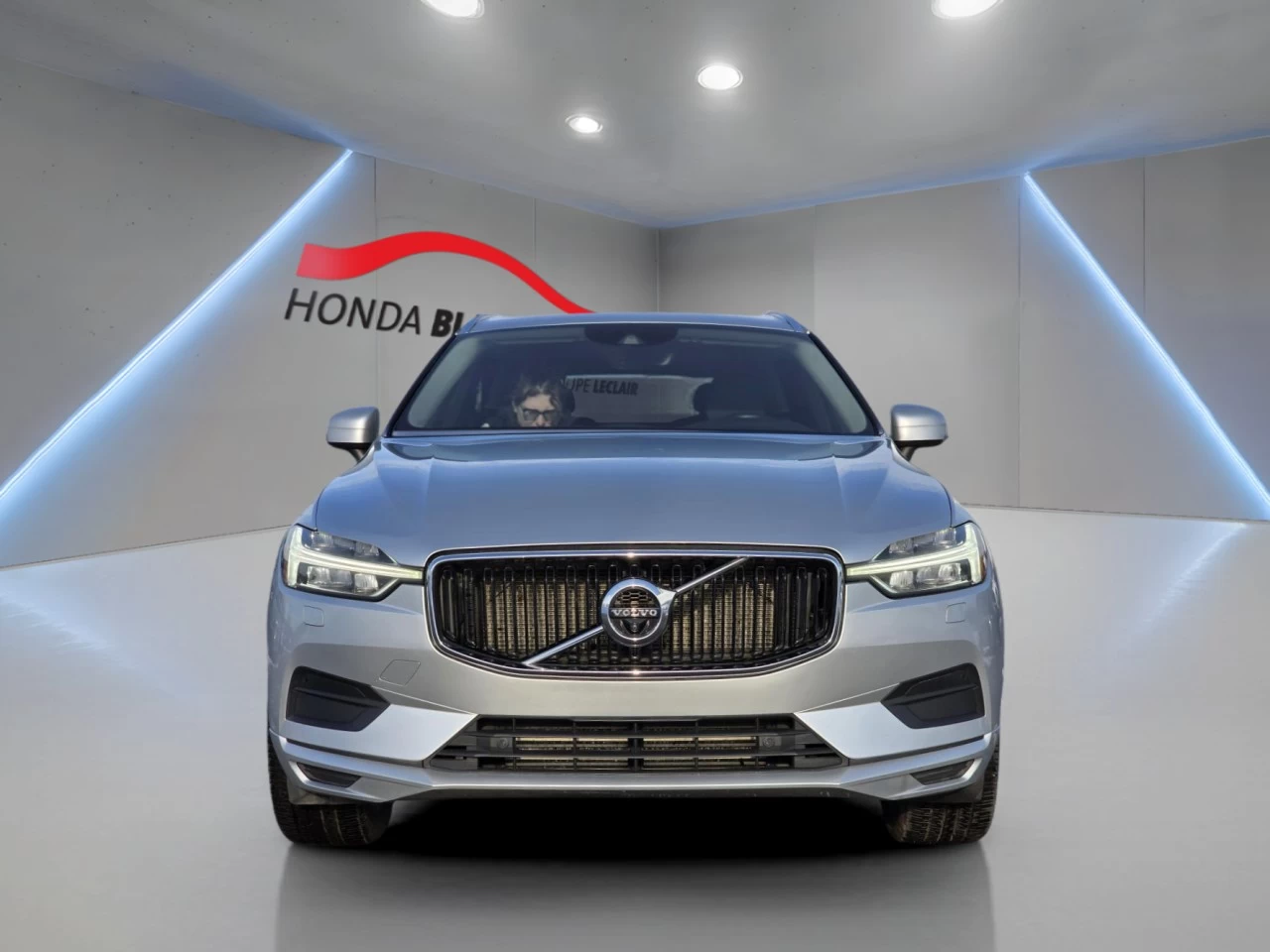 2019 Volvo XC60 T6 AWD Momentum Image principale