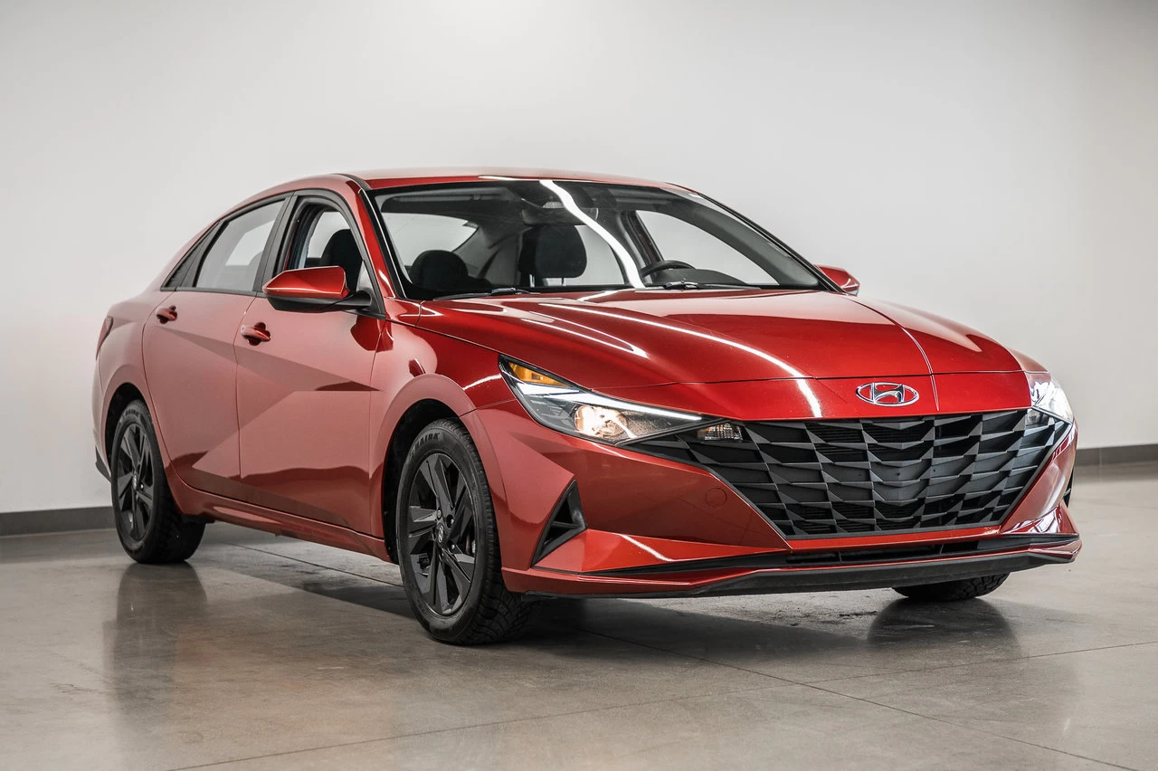 2021 Hyundai Elantra Preferred Main Image