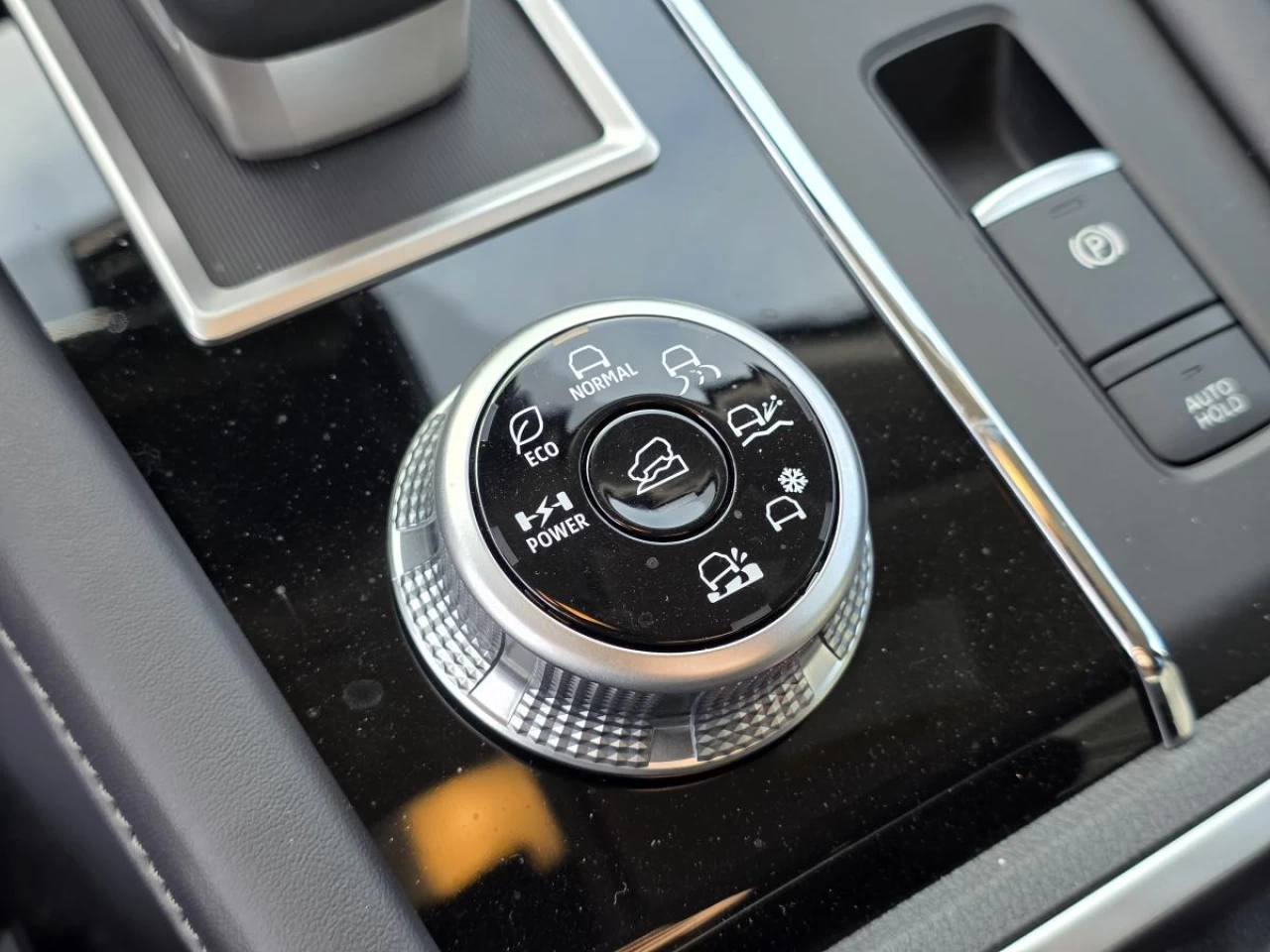 2025 Mitsubishi Outlander LE S-AWC Main Image