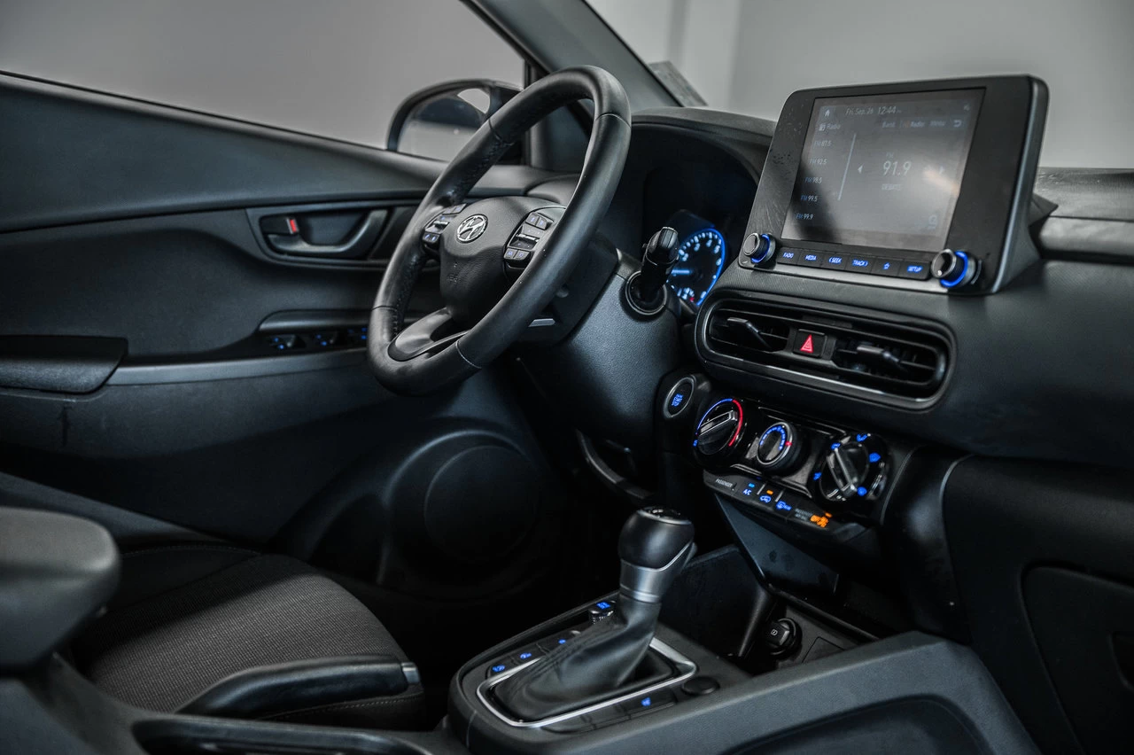 2022 Hyundai Kona Preferred Main Image