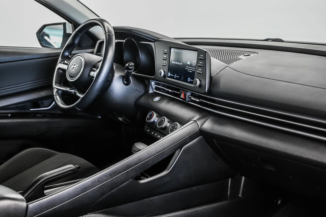 2022 Hyundai Elantra Preferred Image principale