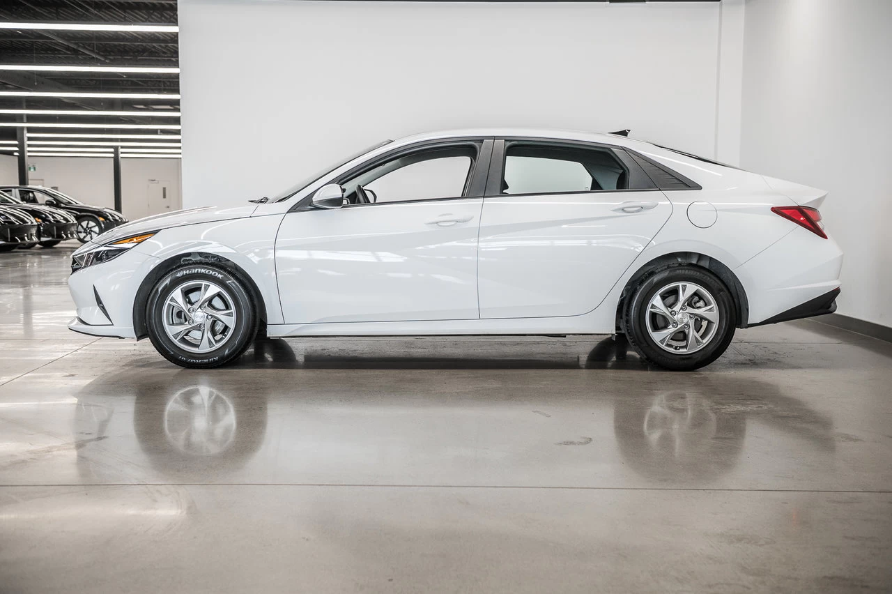 2023 Hyundai Elantra Essential Image principale