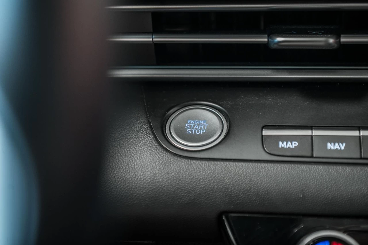 2023 Hyundai Elantra Luxury CUIR+CARPLAY+SIEGES.CHAUFFANTS Main Image