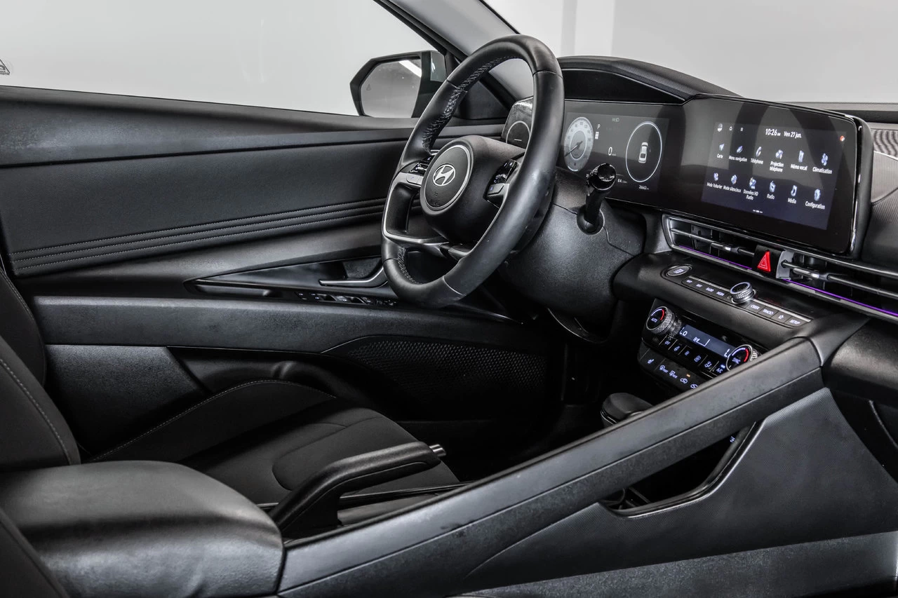 2024 Hyundai Elantra Preferred Tech Image principale