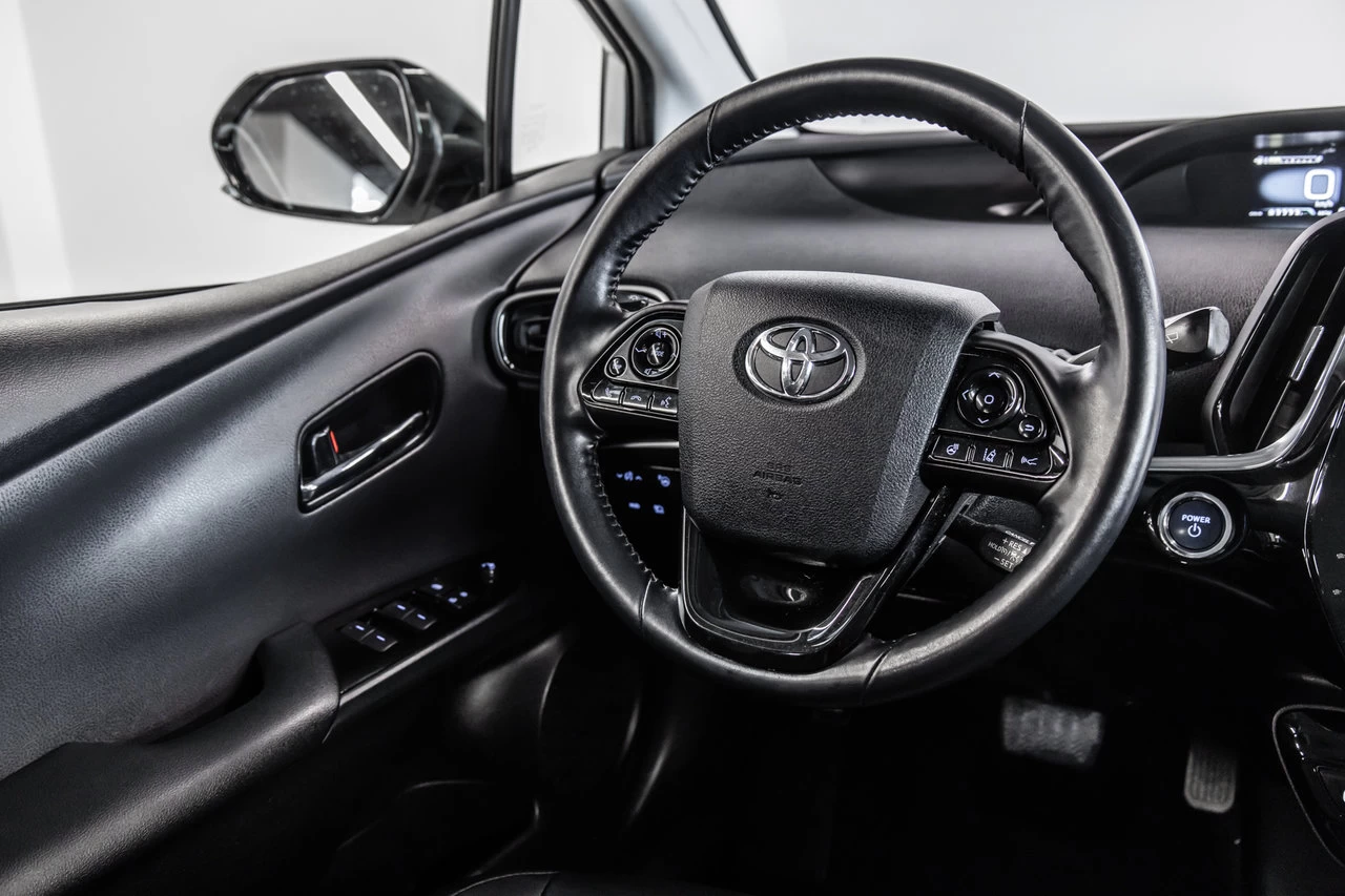 2019 Toyota Prius Tech. E-Awd Main Image