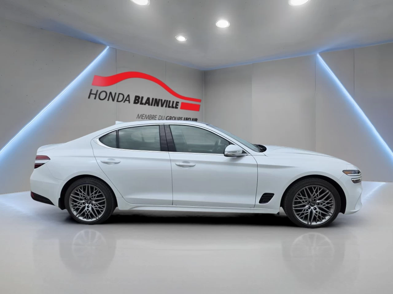 2022 Genesis G70 2.0T Advanced AWD Main Image