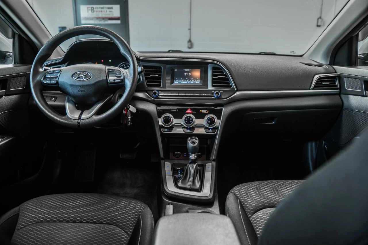 2020 Hyundai Elantra Essential SIEGES.CHAUFFANTS+CARPLAY Main Image