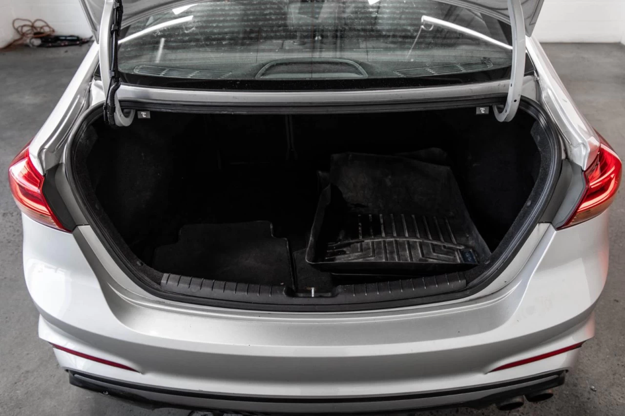 2018 Hyundai Elantra Manuelle - Garantie 1 AN Main Image