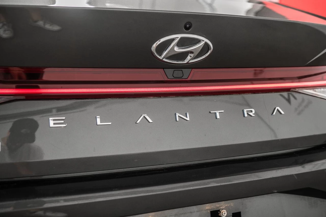 2023 Hyundai Elantra Luxury CUIR+CARPLAY+SIEGES.CHAUFFANTS Main Image