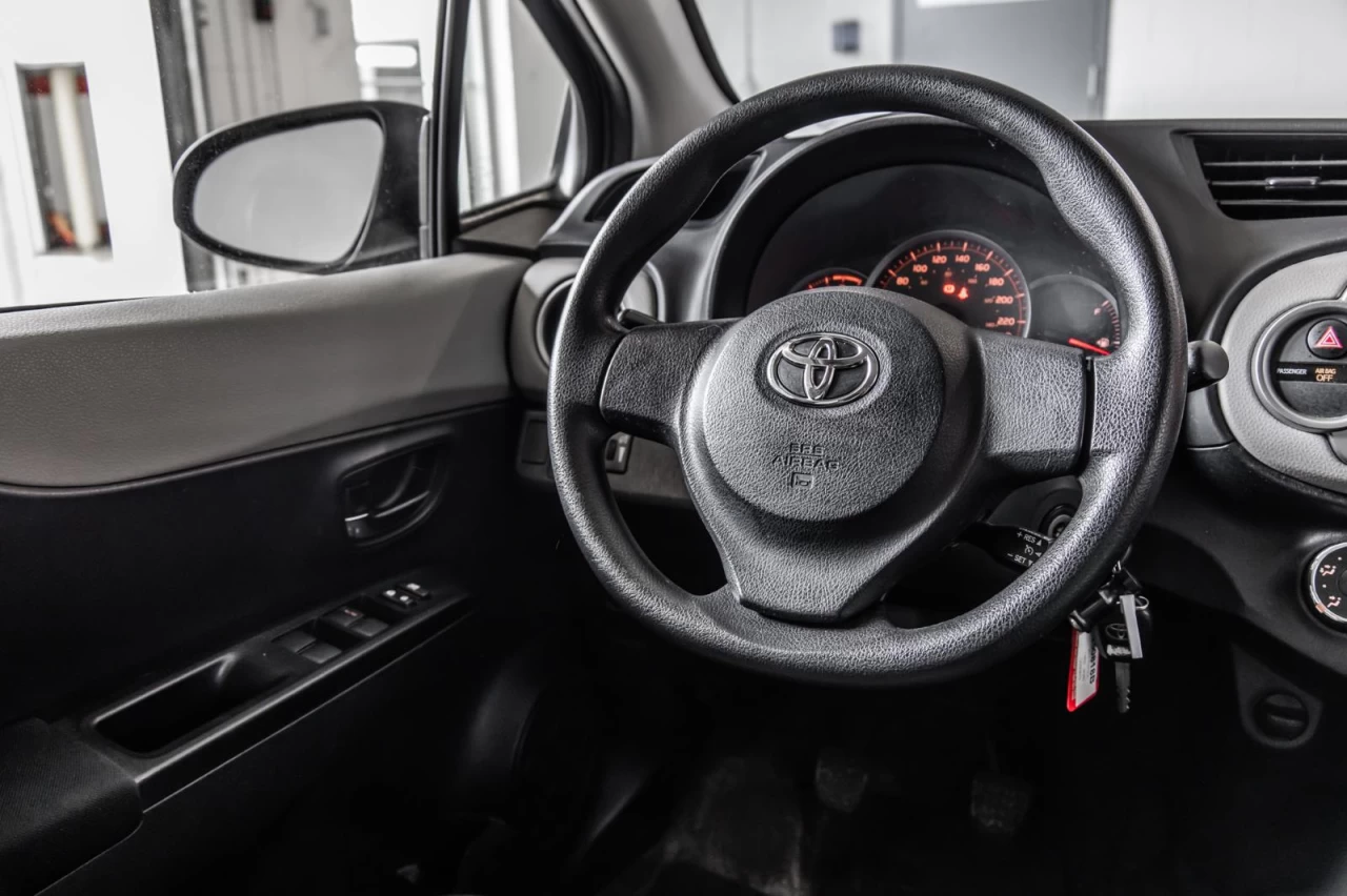 2013 Toyota Yaris Manuelle Garantie 1 AN Image principale