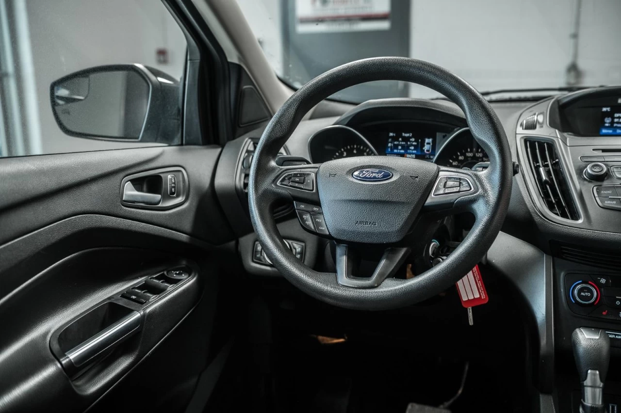 2017 Ford Escape Automatique 4WD SE Main Image