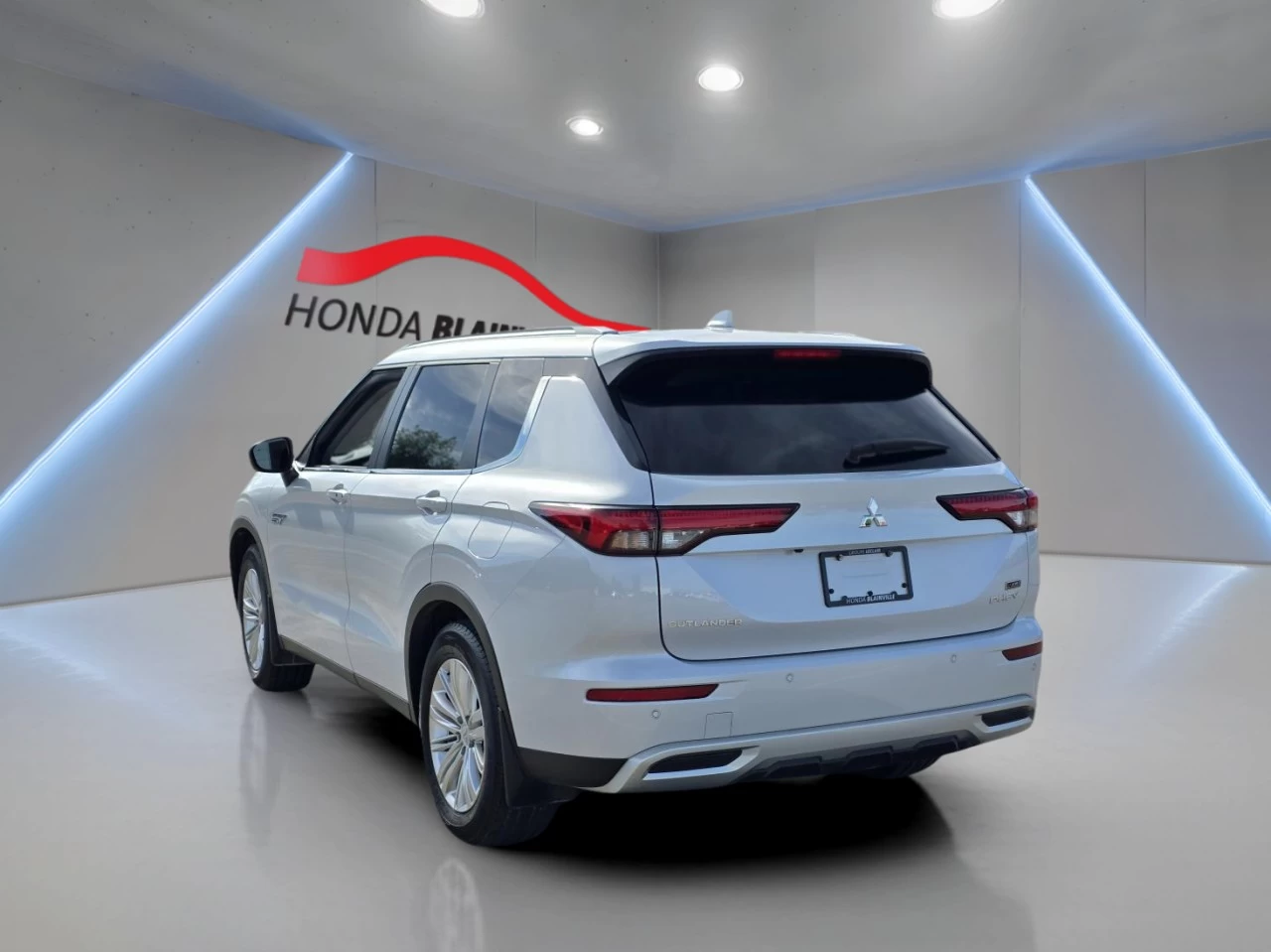 2025 Mitsubishi Outlander LE S-AWC Main Image