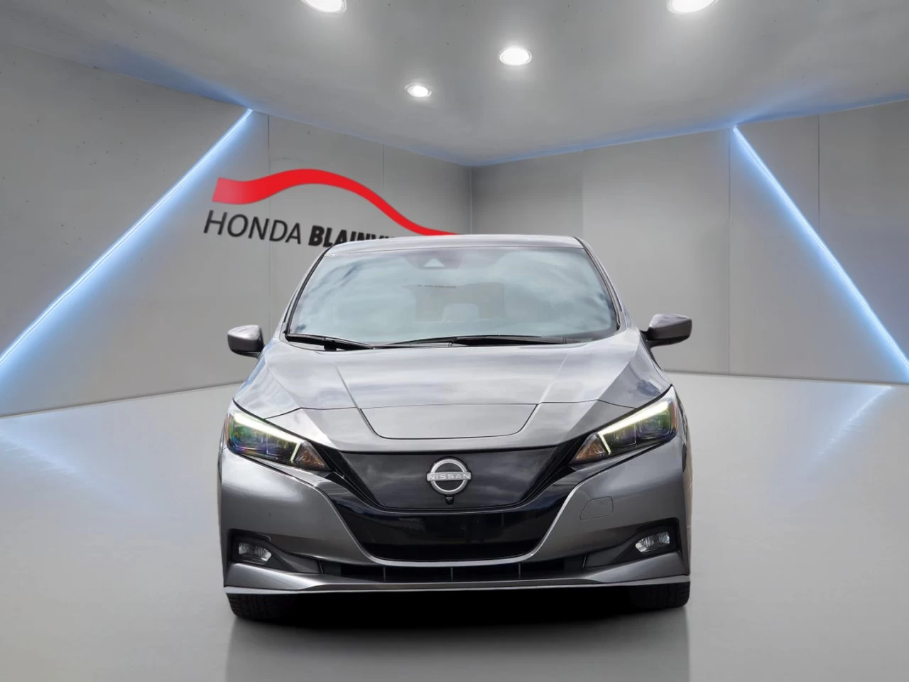 2023 Nissan LEAF SV Hatchback Image principale