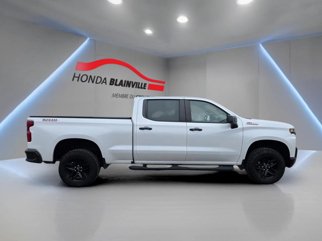 2022 Chevrolet Silverado 1500 Crew Cab Short Box 4-Wheel Drive LT Trail Boss Image principale