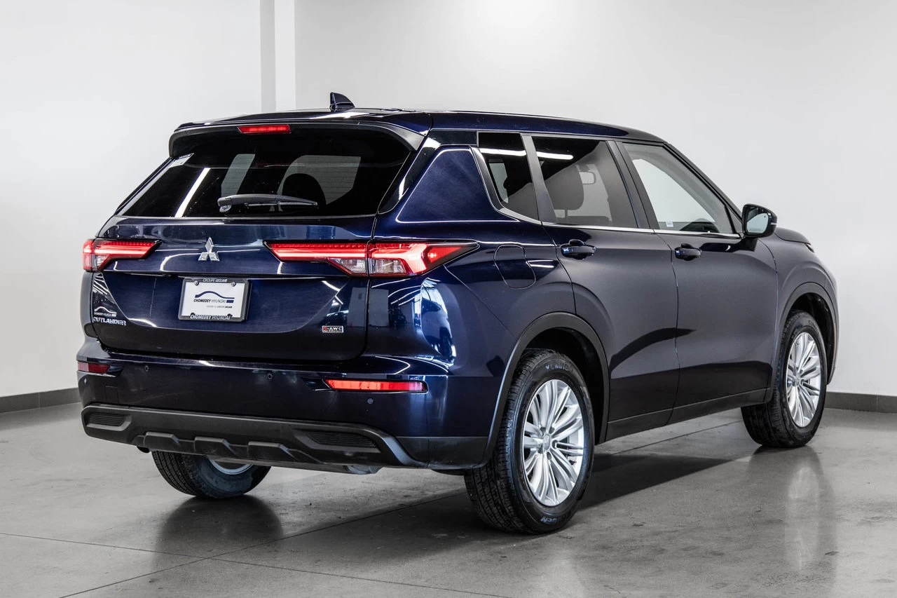2024 Mitsubishi Outlander Es Awd 7pass Main Image