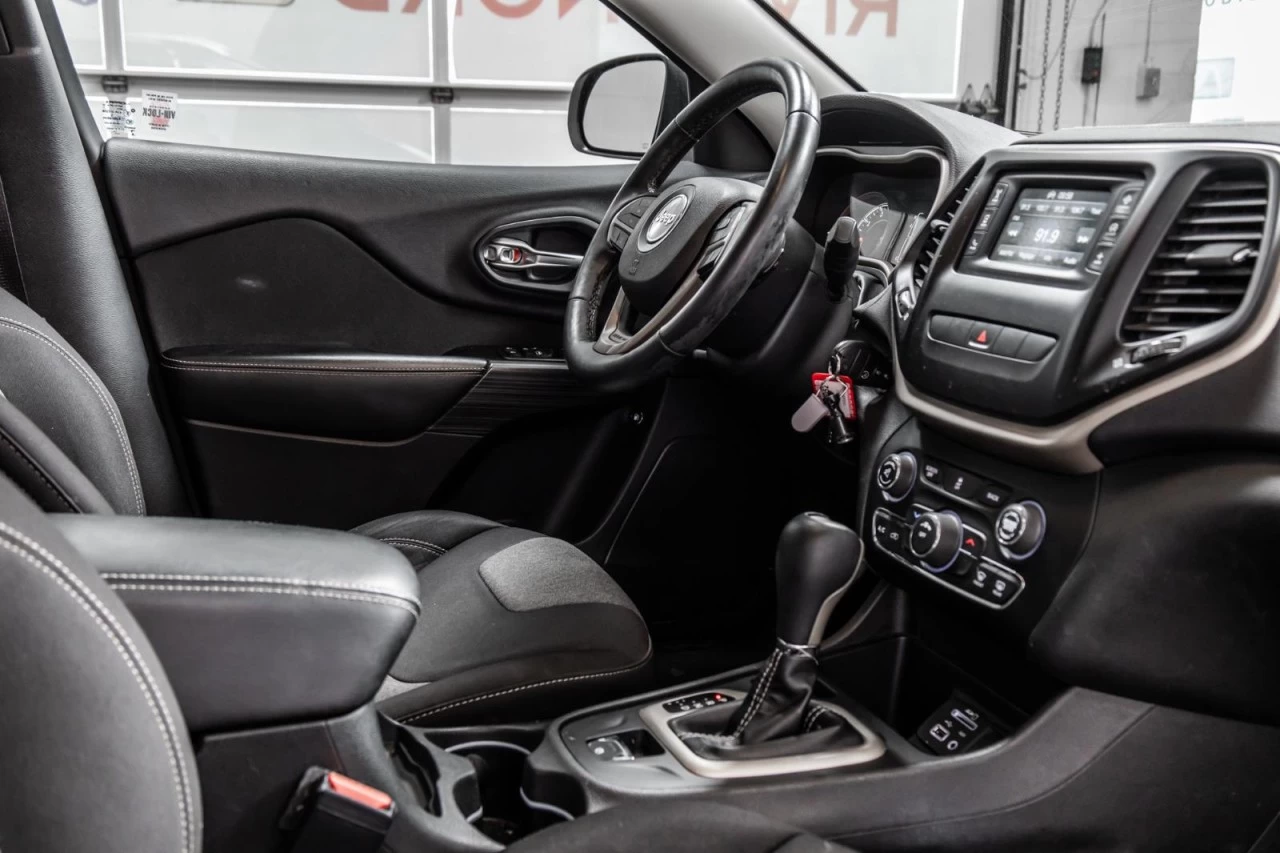 2015 Jeep Cherokee 2x4 Sport Garantie 1 AN Image principale