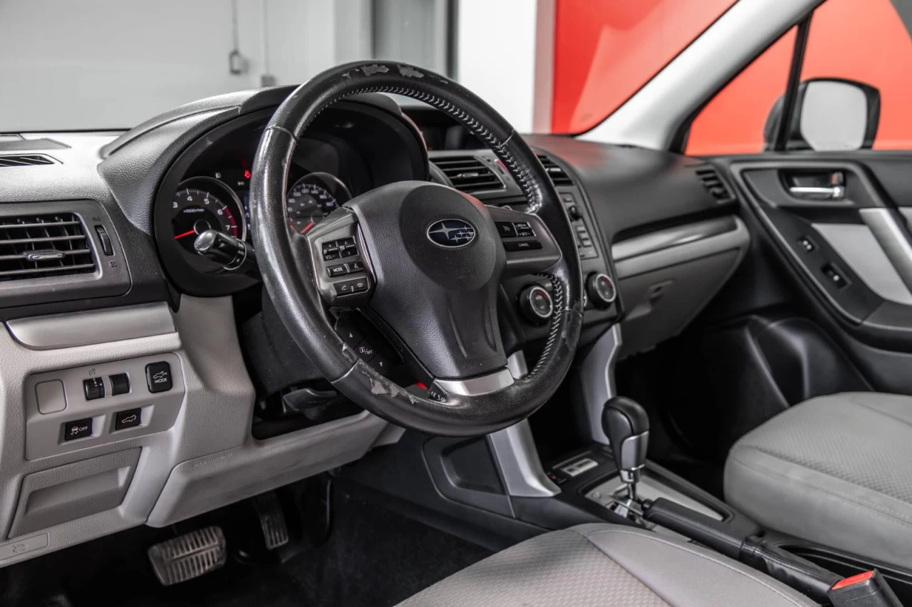 2015 Subaru Forester Touring 4x4 Garantie 1 AN Image principale
