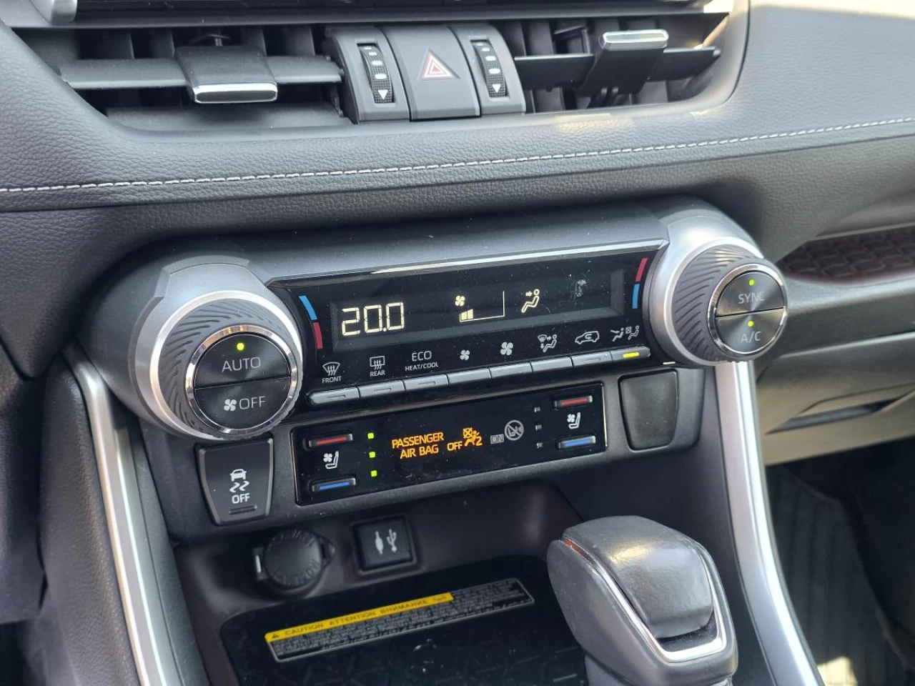 2019 Toyota RAV4 AWD Hybrid Limited Image principale