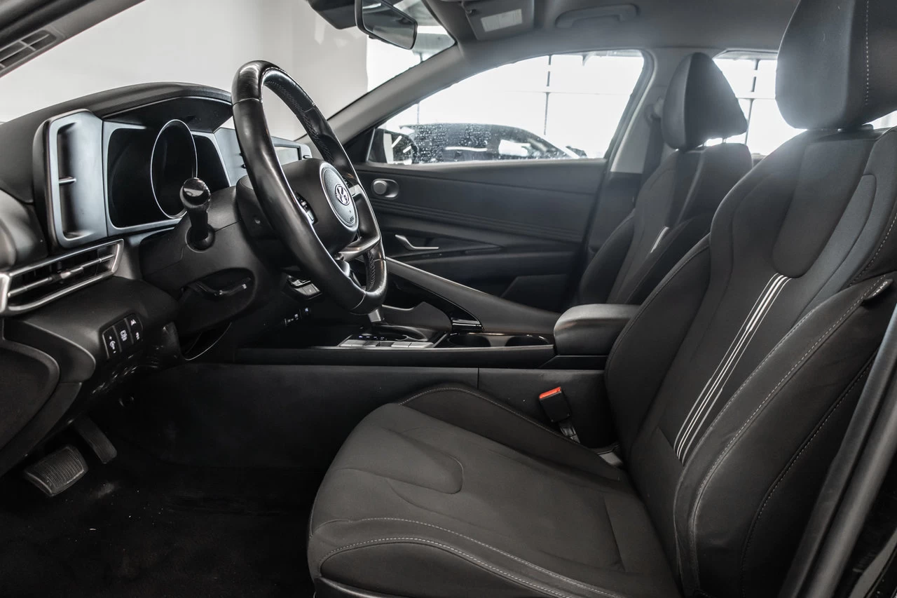 2022 Hyundai Elantra hybrid Preferred Main Image
