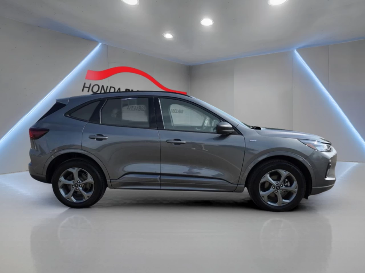 2023 Ford Escape ST-Line AWD Main Image