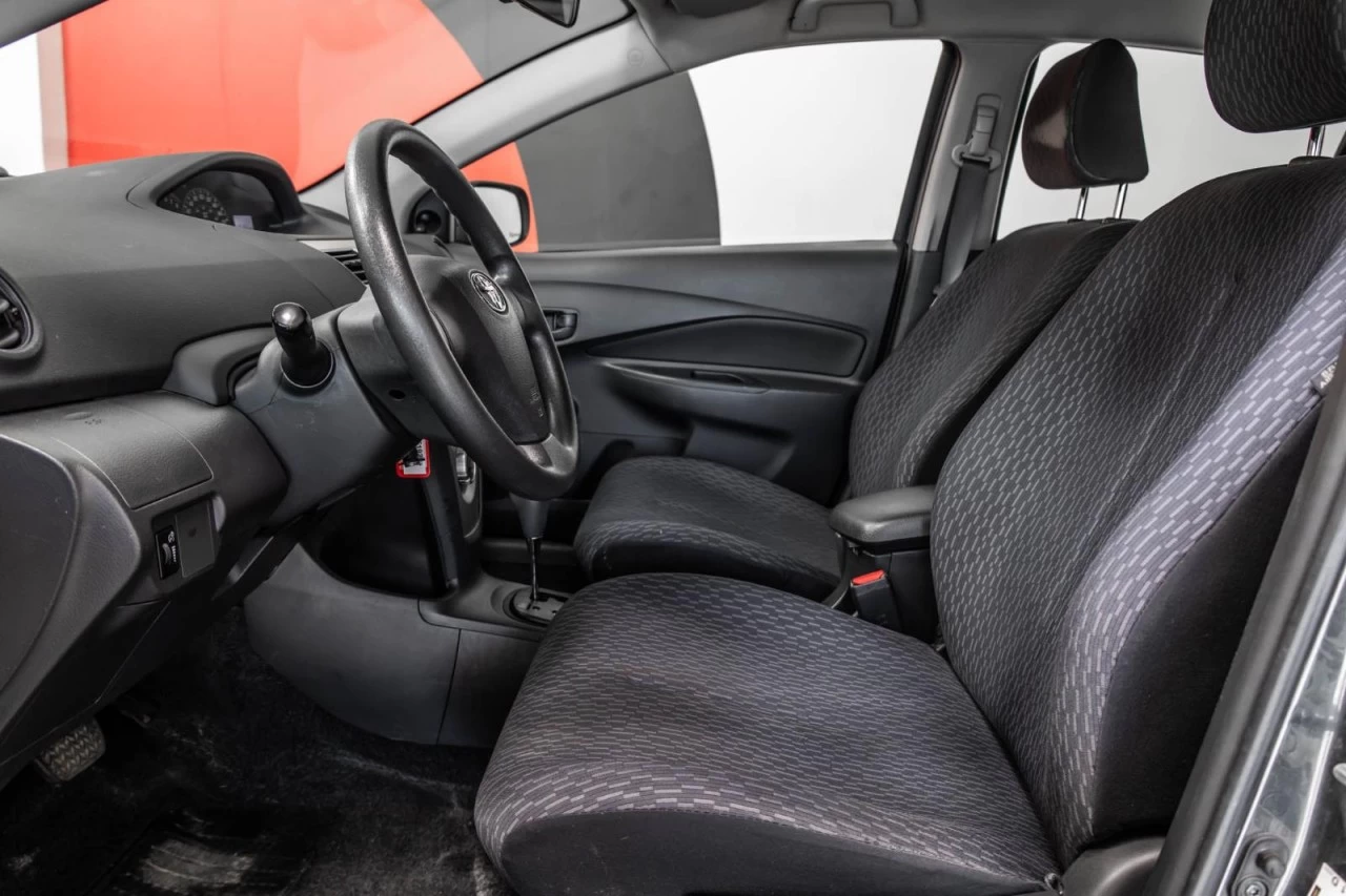 2010 Toyota Yaris Automatique + A/C BAS KM!!! Image principale
