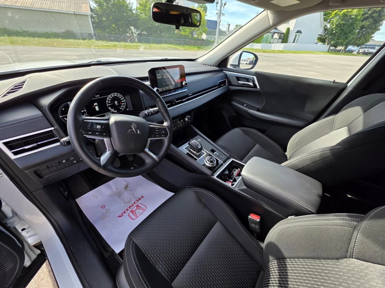 2025 Mitsubishi Outlander LE S-AWC Main Image