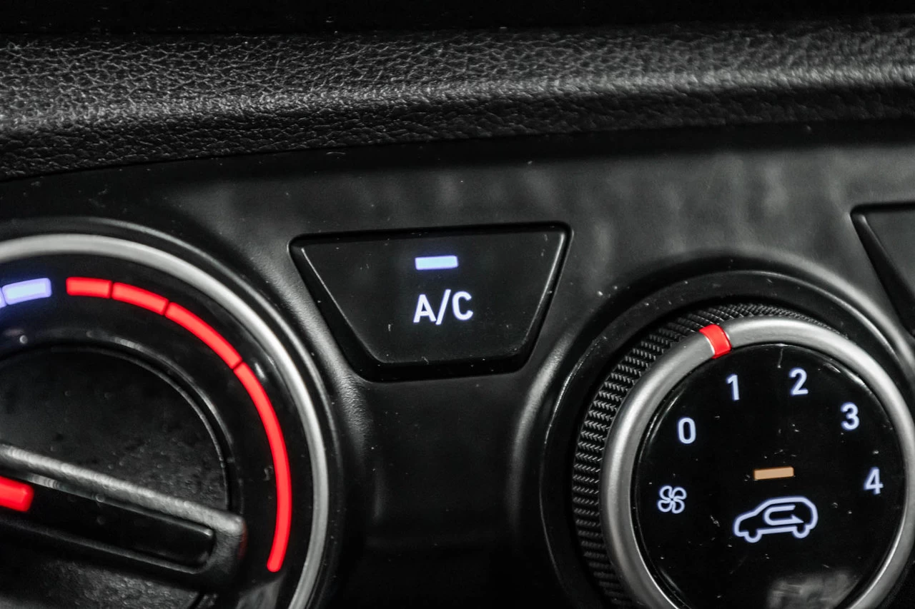 2023 Hyundai Venue Essential Main Image