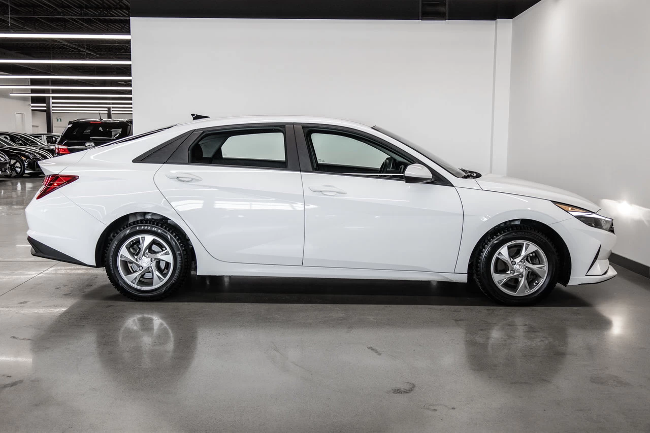 2022 Hyundai Elantra Essential Image principale