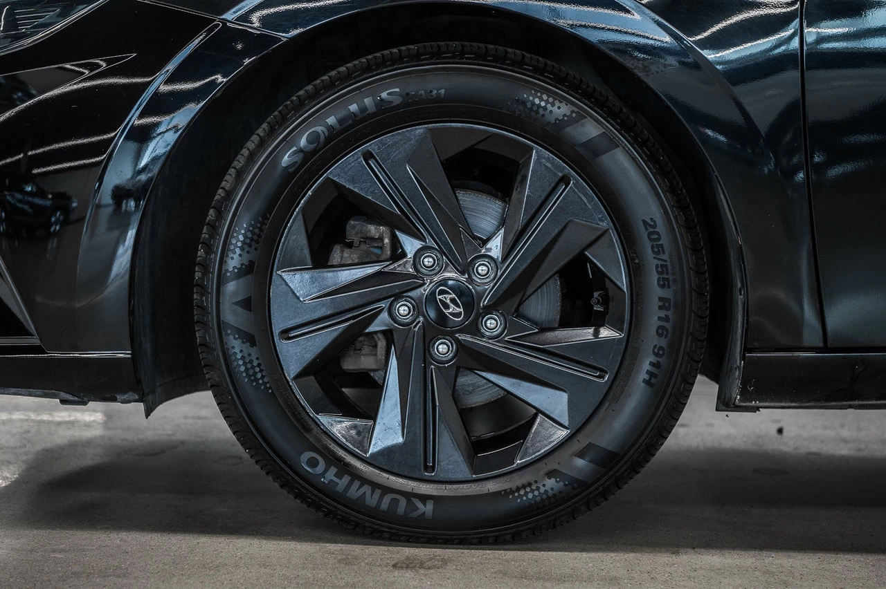 2021 Hyundai Elantra Preferred Main Image