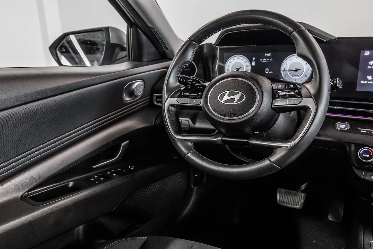 2024 Hyundai Elantra Preferred Tech Image principale