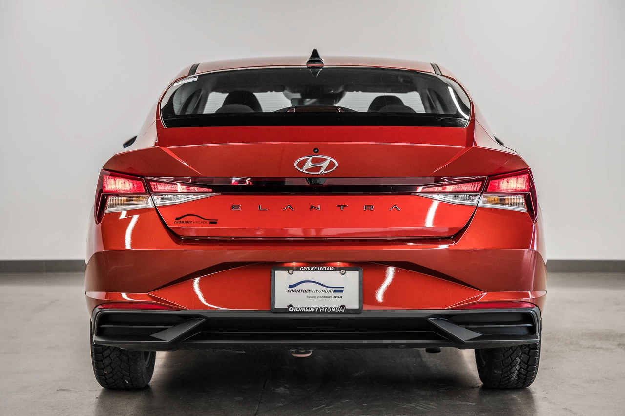 2021 Hyundai Elantra Preferred Main Image
