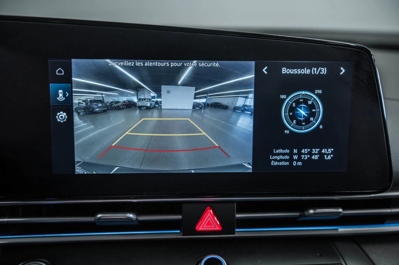 2023 Hyundai Elantra Luxury Main Image